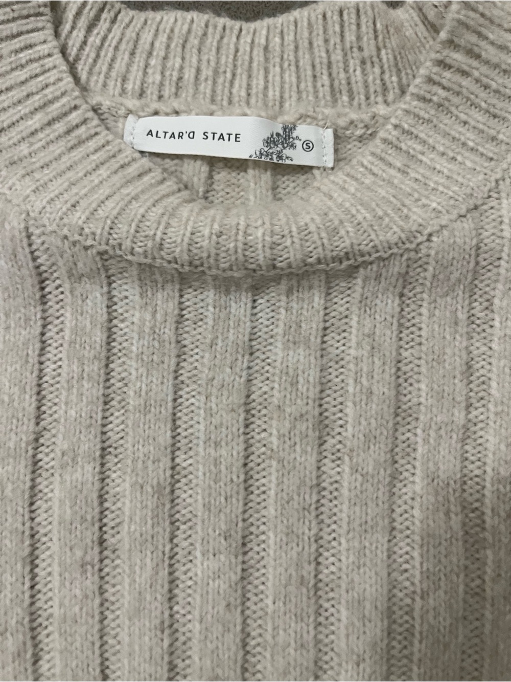 Altar'd State Amber Cropped Sweater in Oatmeal Size Small - Picture 6 of 6